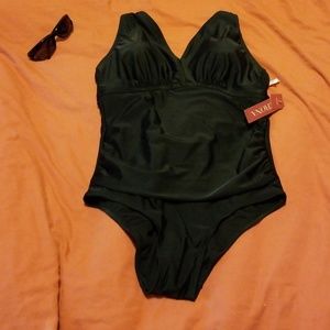 Merona slimming swimsuit 36dd blk
